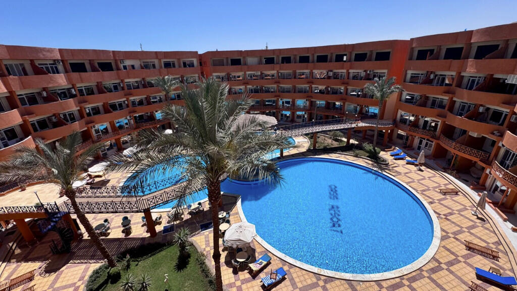 Furnished apartment for sale in Hurghada at Oasis Resort