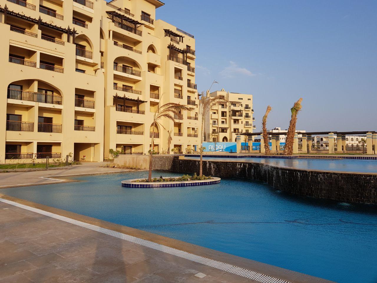 ALDAU Heights residential building and pool in Hurghada