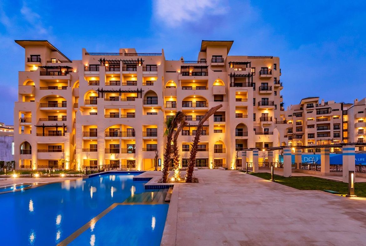 ALDAU Heights Hurghada apartment buildings and swimming pool