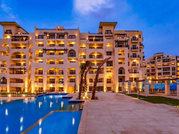 ALDAU Heights Hurghada apartment buildings and swimming pool