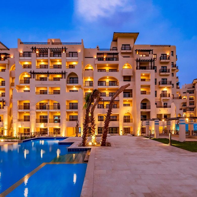ALDAU Heights Hurghada apartment buildings and swimming pool