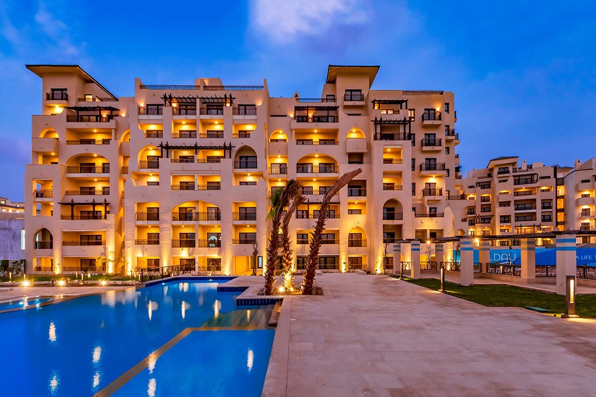 ALDAU Heights Hurghada apartment buildings and swimming pool