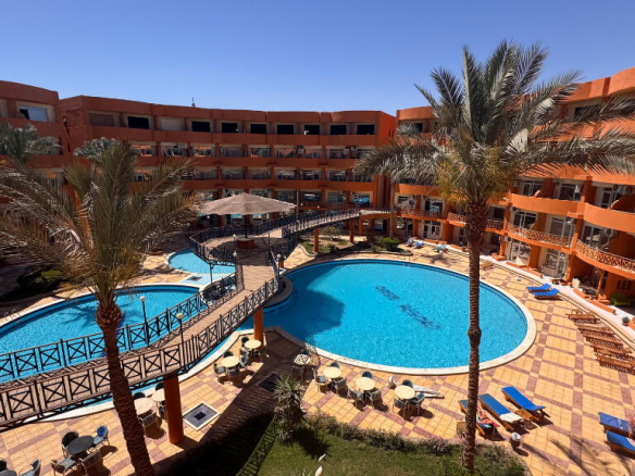 2 bedroom apartment for sale in Hurghada at Oasis Resort